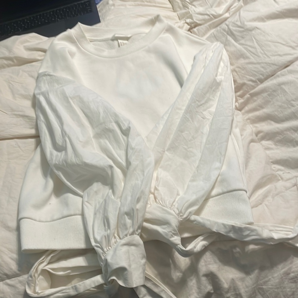 Sweater with dress shirt, material, puff sleeves